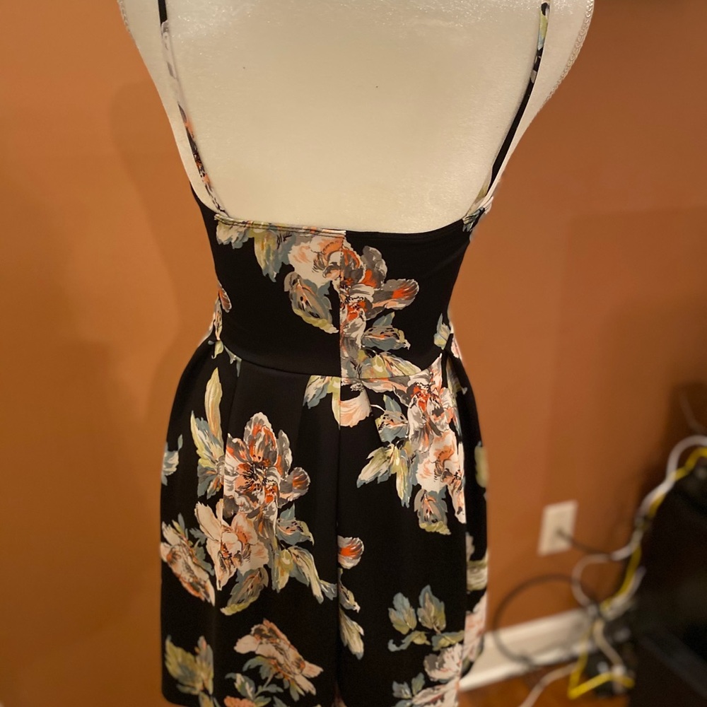 Dress - Picture 3 of 11